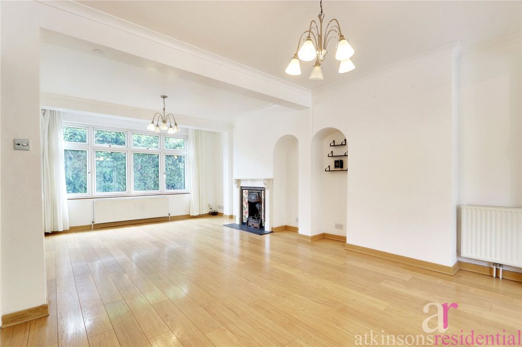 Property photo 3 of 22 Picture No. 06