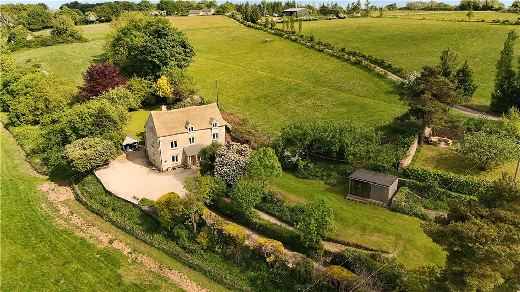 Property photo 1 of 18 Windsor Ash