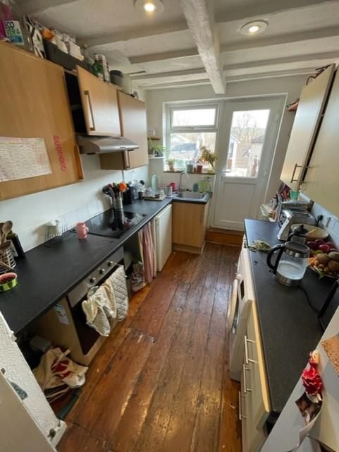 Property photo 3 of 11 Kitchen.Jpg