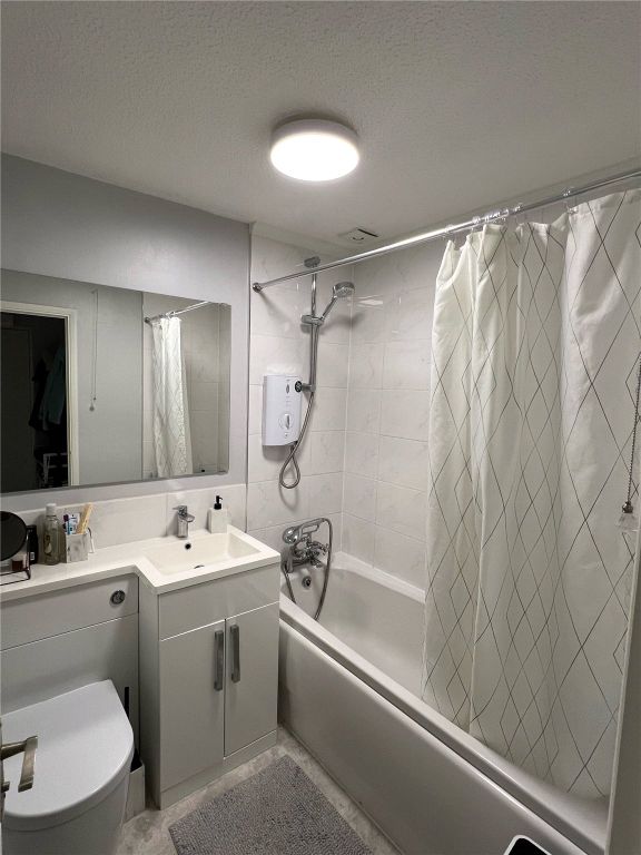 Property photo 2 of 8 Bathroom