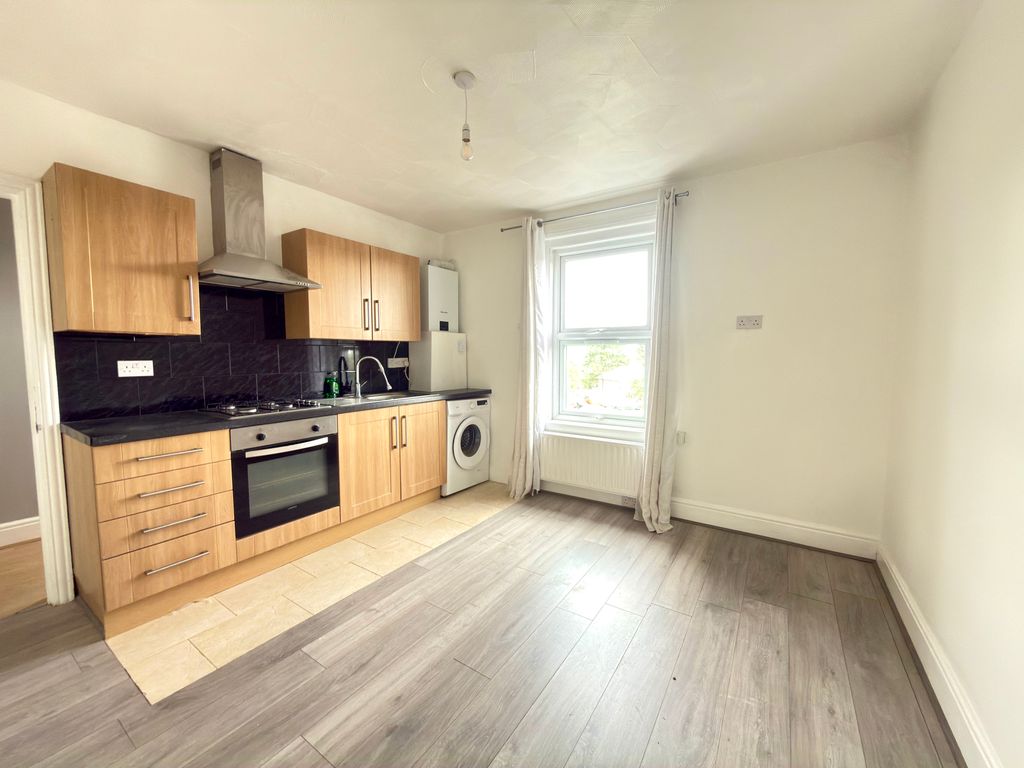 Property photo 1 of 4