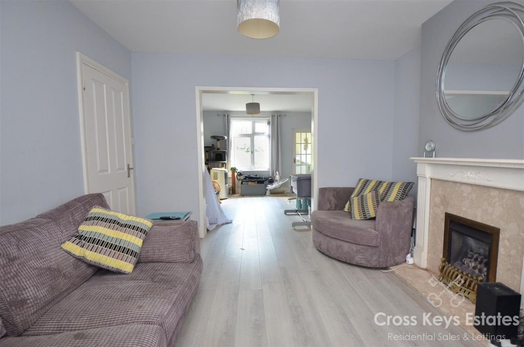 Property photo 3 of 18 Sitting Room