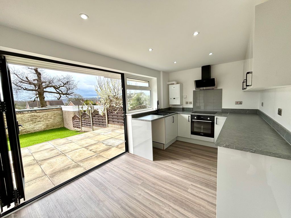 Property photo 2 of 13 Dining Kitchen