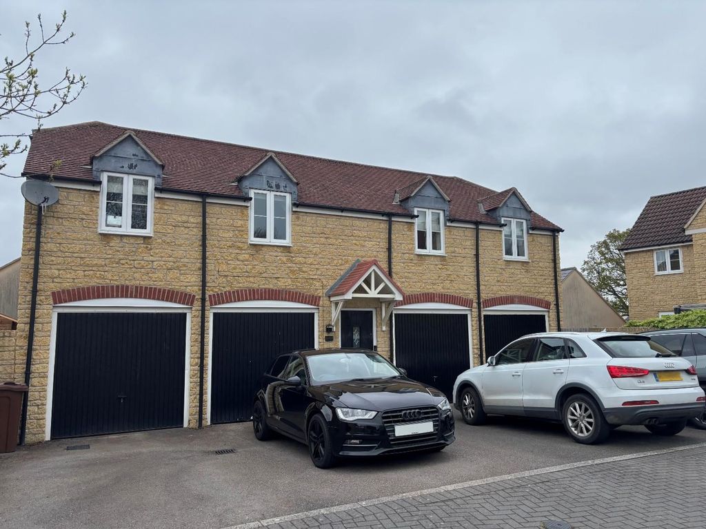 Property photo 2 of 11