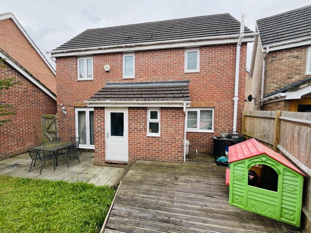 Property photo 2 of 12