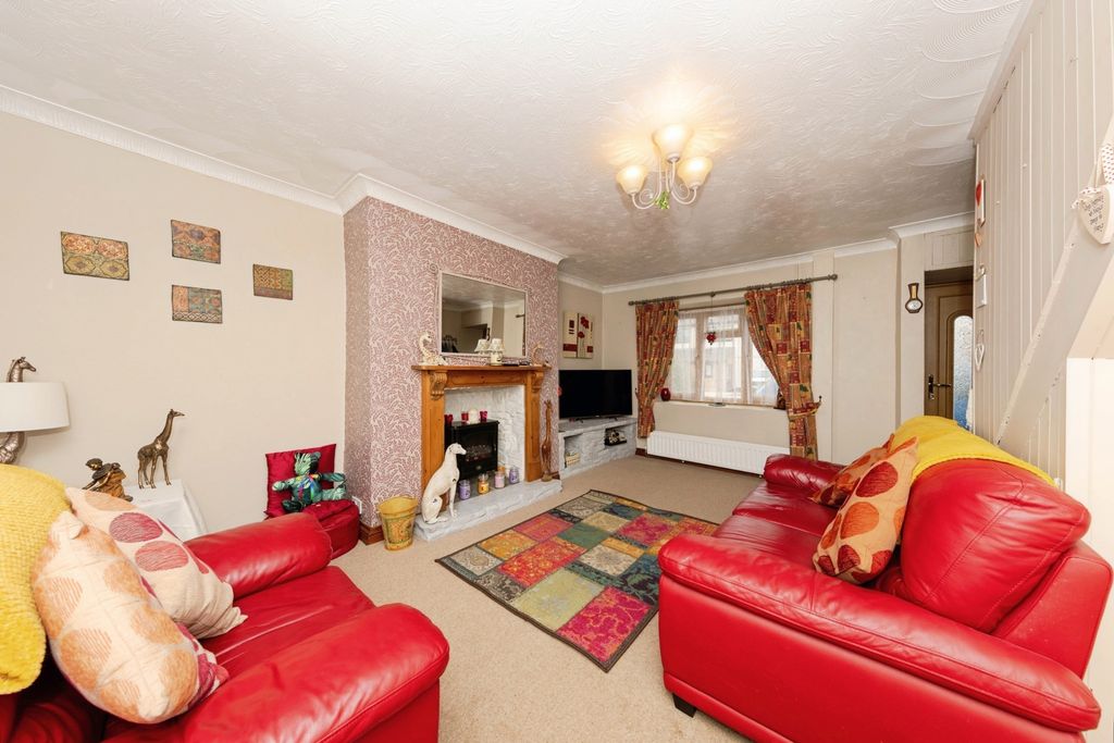 Property photo 3 of 17 Photo