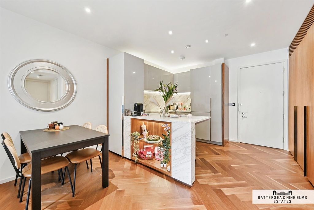 Property photo 2 of 28