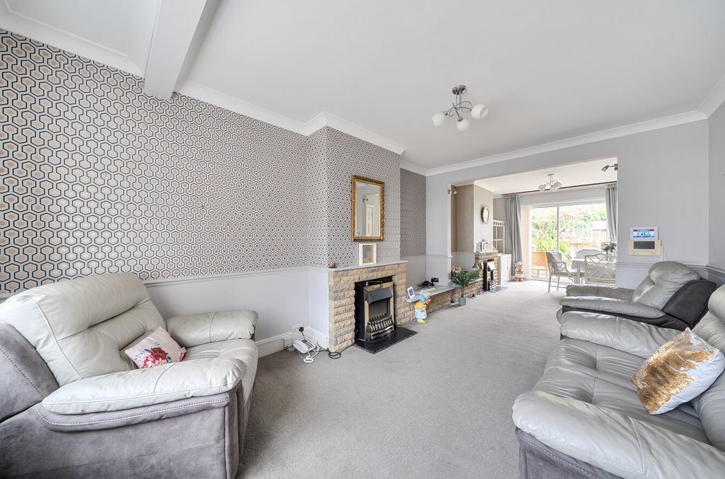 Property photo 2 of 21 1454478-17-69Fa0B...