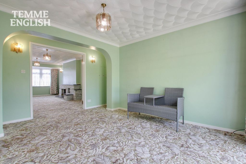 Property photo 3 of 40