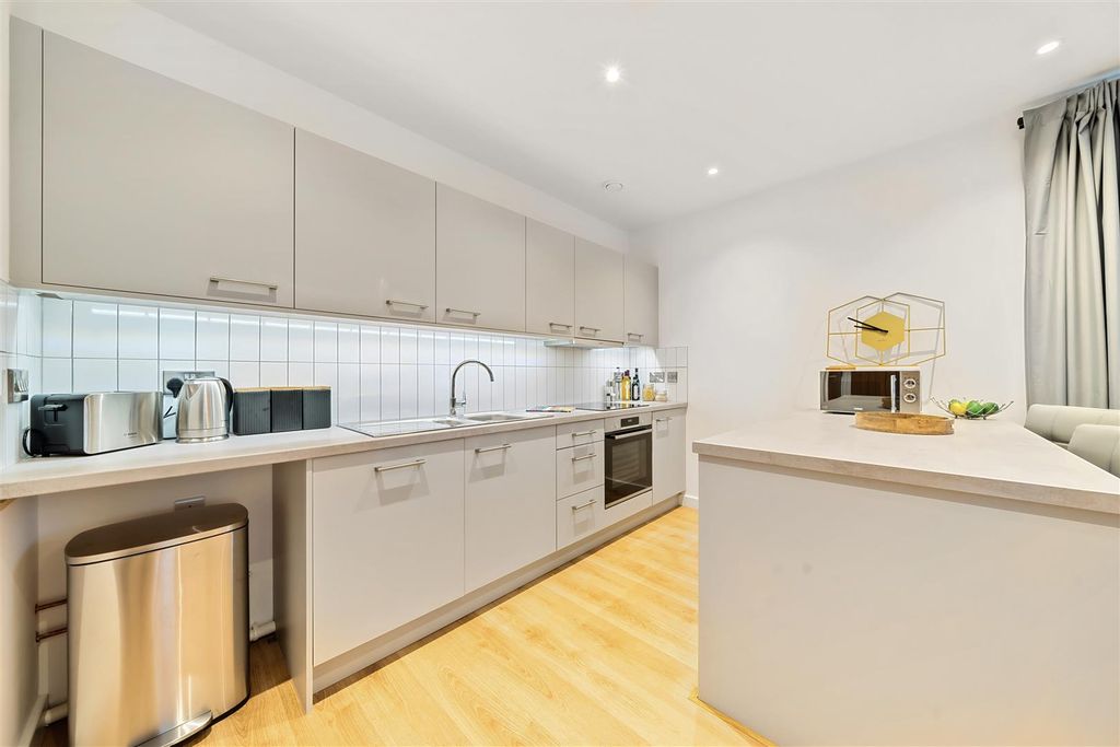 Property photo 2 of 15 Kitchen