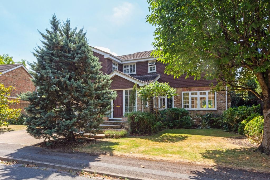 Property photo 3 of 21 17 Cleveland Clos...