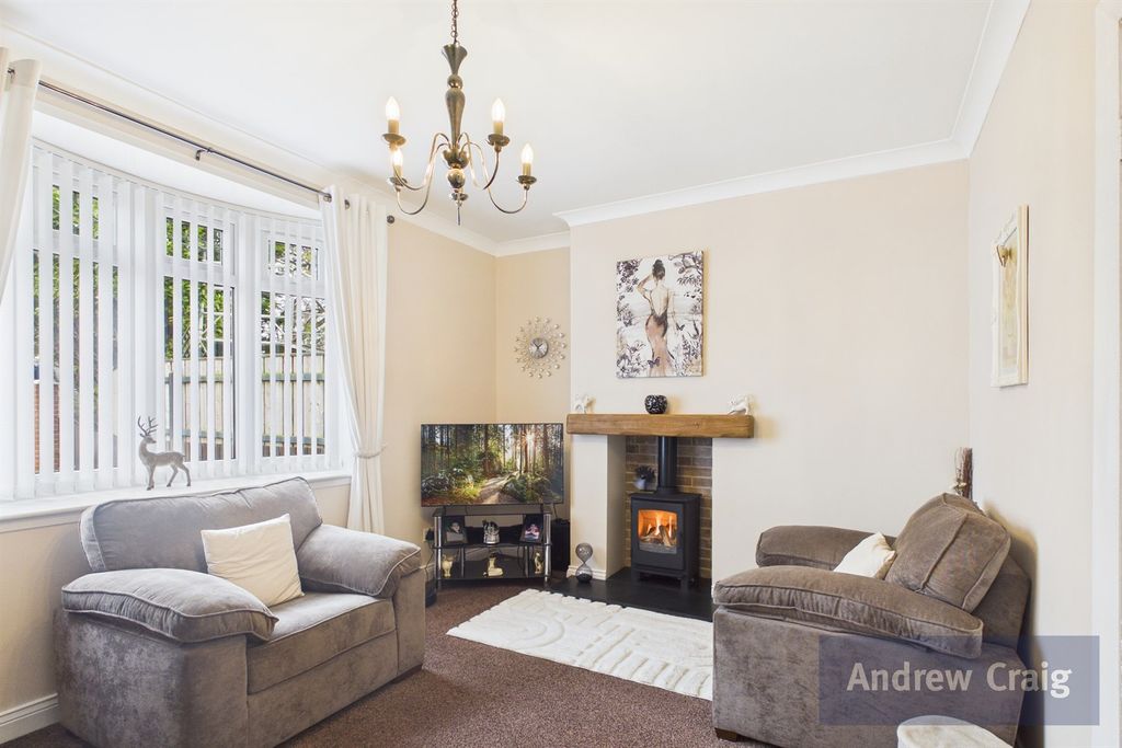 Property photo 2 of 19 Lounge