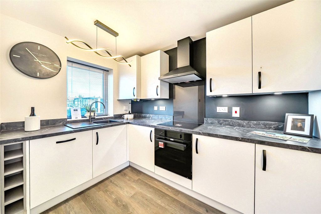 Property photo 3 of 18 Picture No. 11