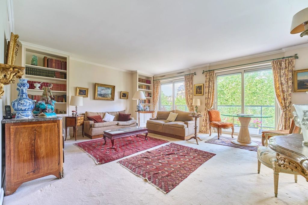 Property photo 1 of 9 Neuilly-Sur-Seine – Town Hall – Apartment With Open Views