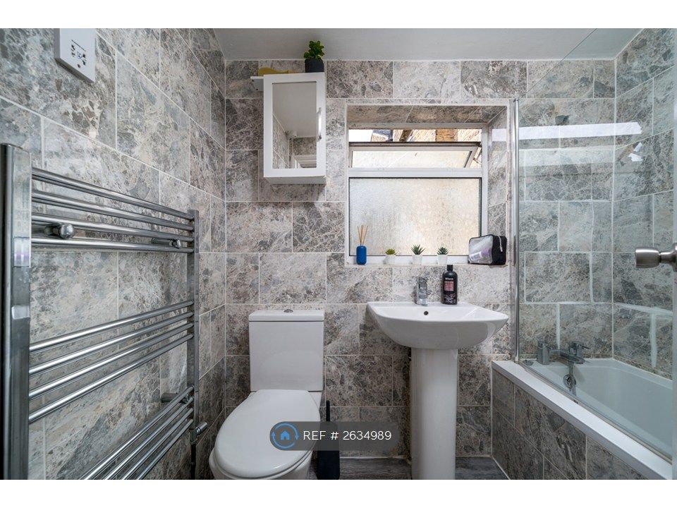 Property photo 3 of 21 Upstairs Bathroom