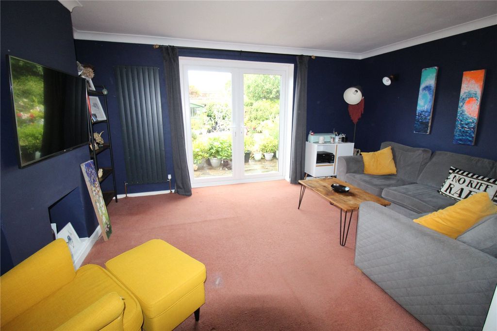 Property photo 2 of 12 Picture No. 29