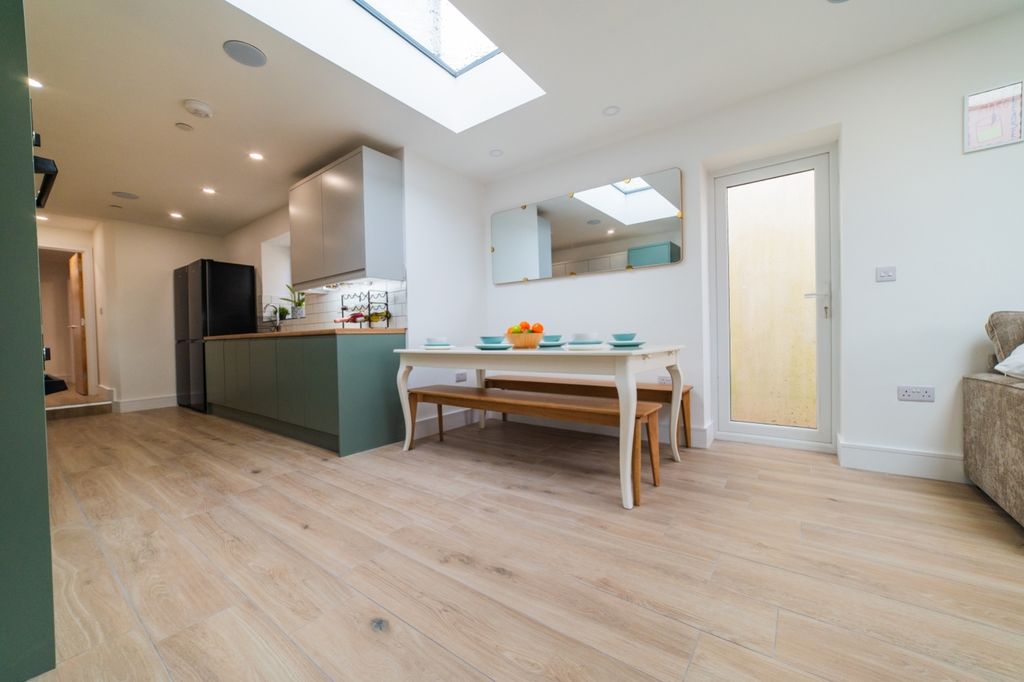 Property photo 3 of 14 Lrg_Another Student Property From Award-Winning Cp