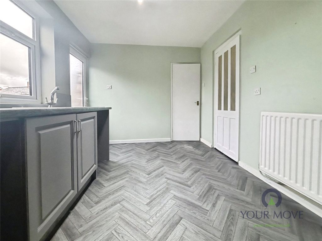 Property photo 3 of 12 Picture No. 10