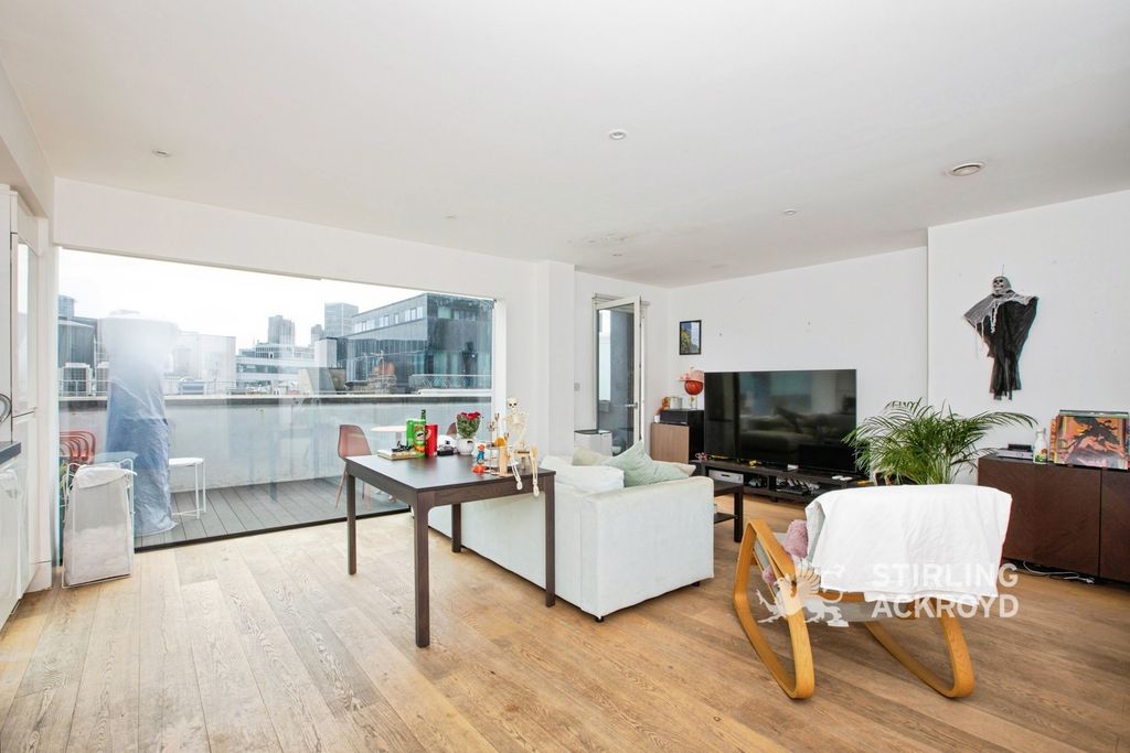 Property photo 1 of 18 Reception Room