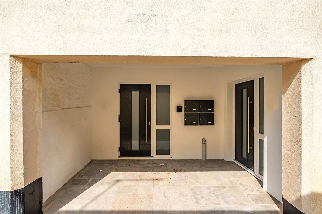 Property photo 1 of 8 Picture No. 09