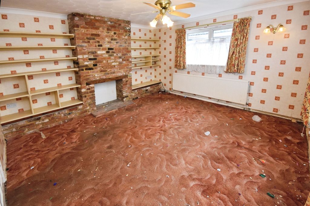 Property photo 2 of 20