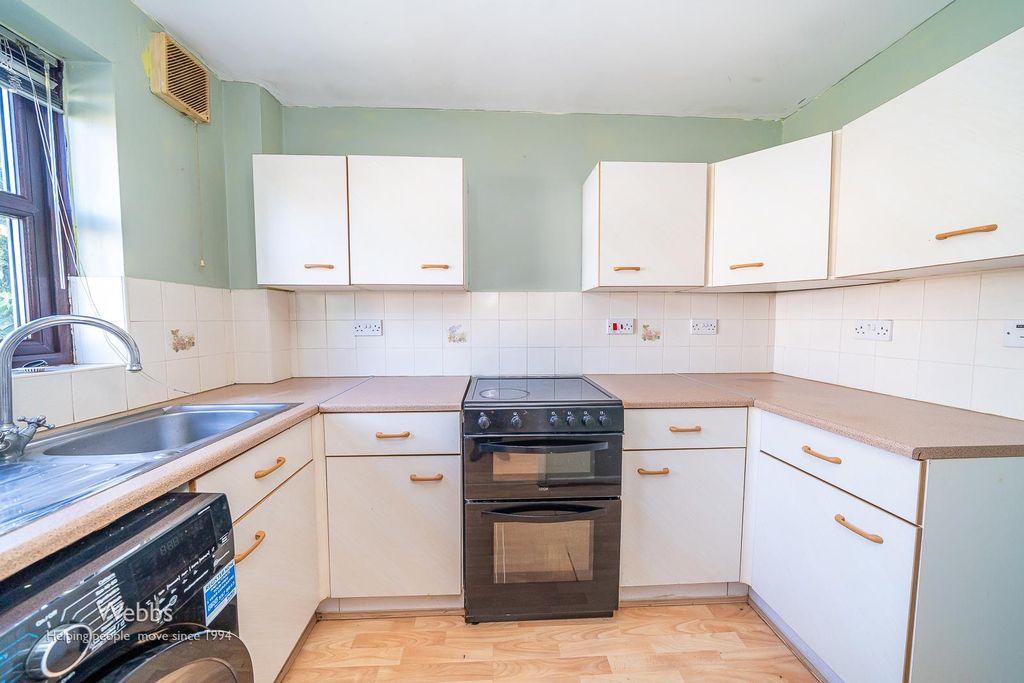 Property photo 3 of 15 Â© Webbs Estate Agents Â© (266 Of 340).Jpg