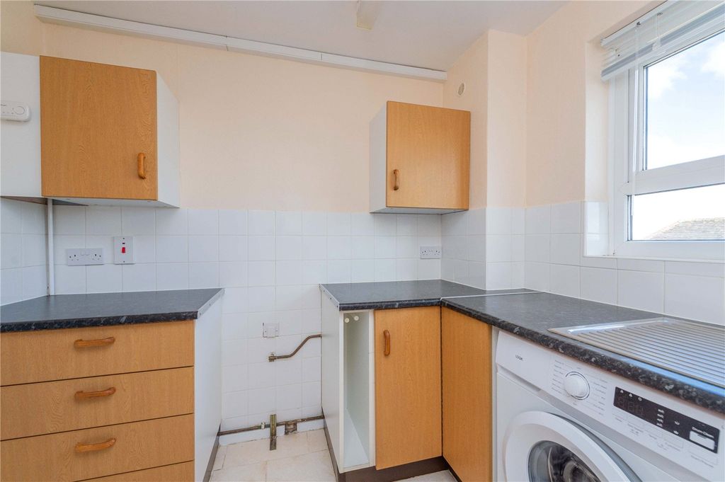 Property photo 3 of 24 Picture No. 04