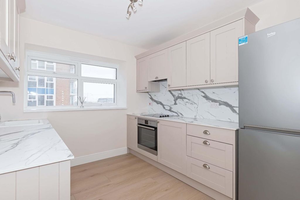 Property photo 2 of 14 Langdale_9.Jpg