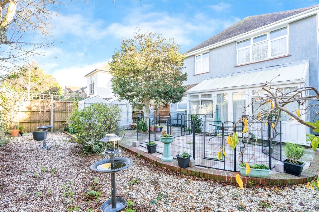 Property photo 2 of 18 Picture No. 33