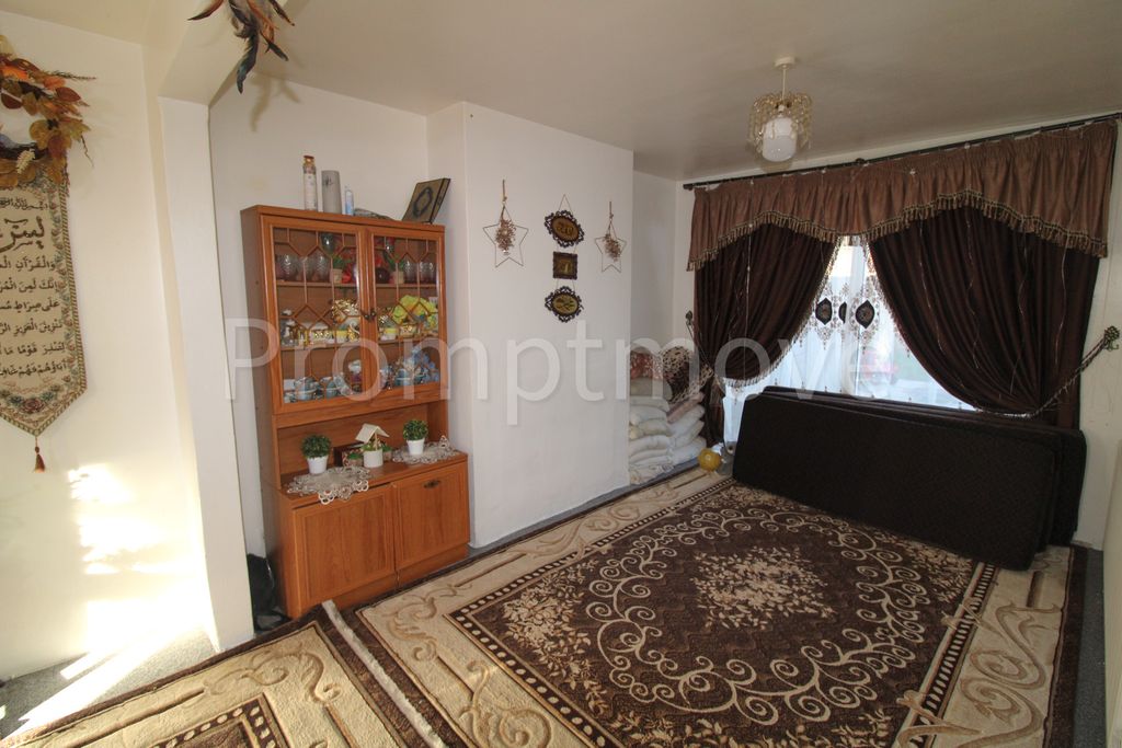 Property photo 2 of 10 Na