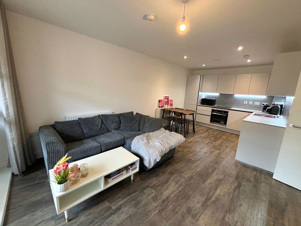 Property photo 2 of 10 Lounge