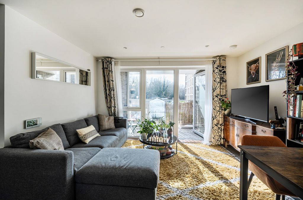 Property photo 3 of 12 Sitting Room