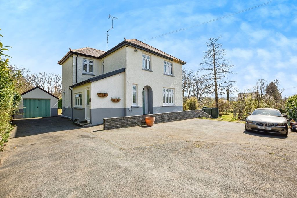 Property photo 1 of 20