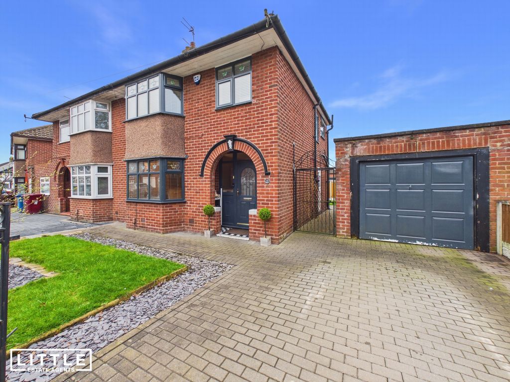 Property photo 1 of 24 Photo 9