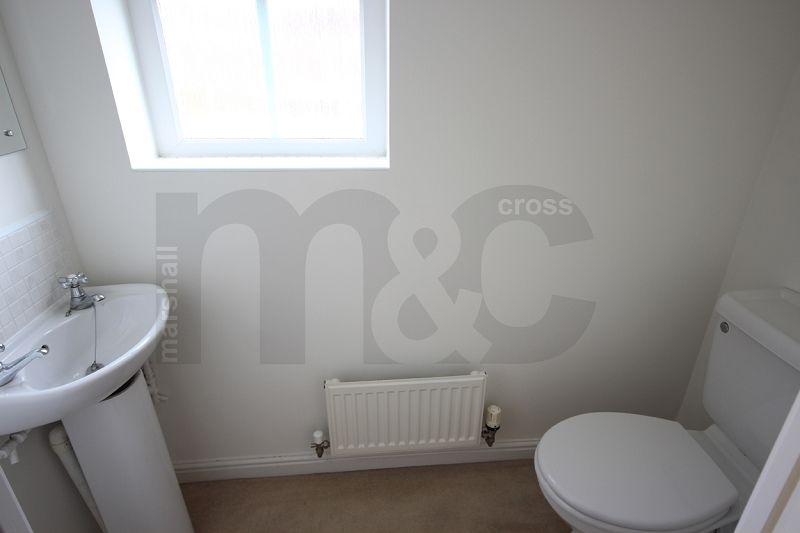 Property photo 3 of 10 Cloakroom