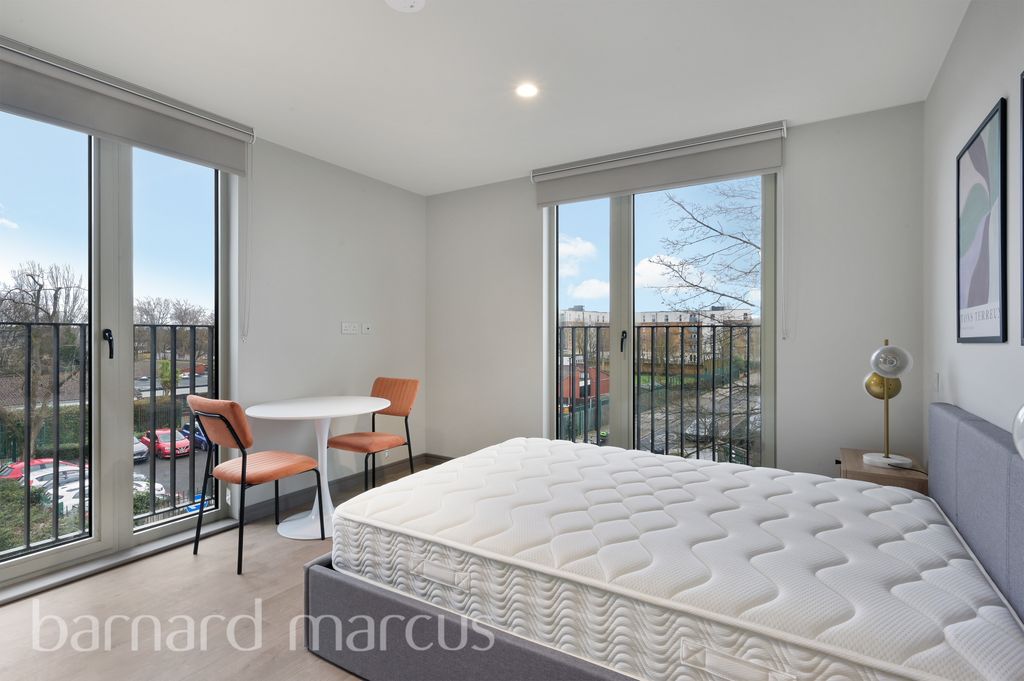 Property photo 1 of 8 Bedroom