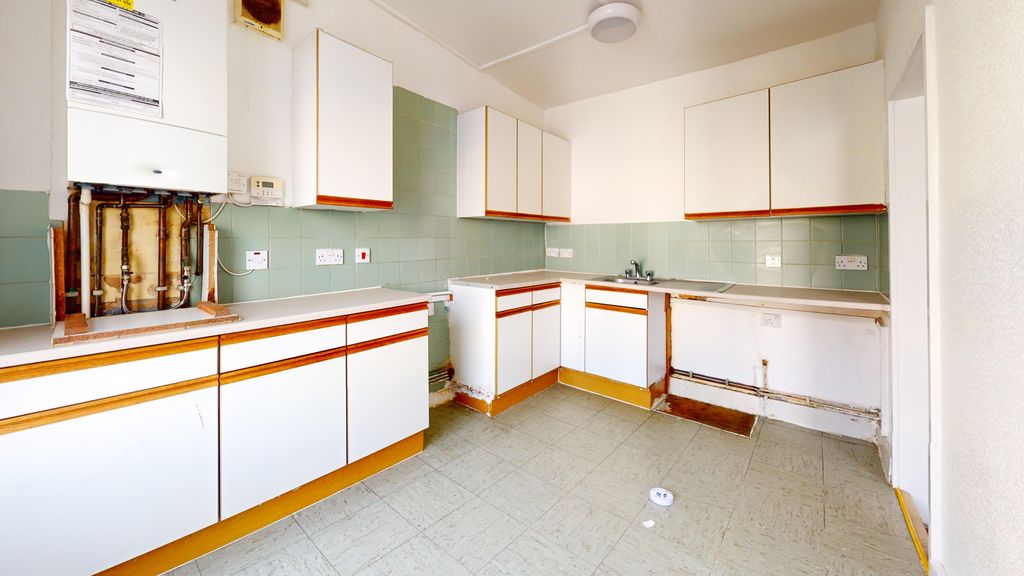 Property photo 3 of 12 Flat E, 47 Gloucester Street, Westminster, London, Sw1V 2Db