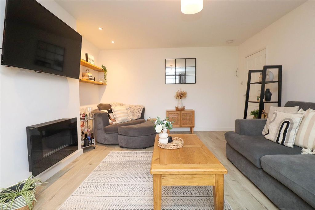 Additional image 4 of 2 bed maisonette for saleKenilworth Road, Fleet GU51