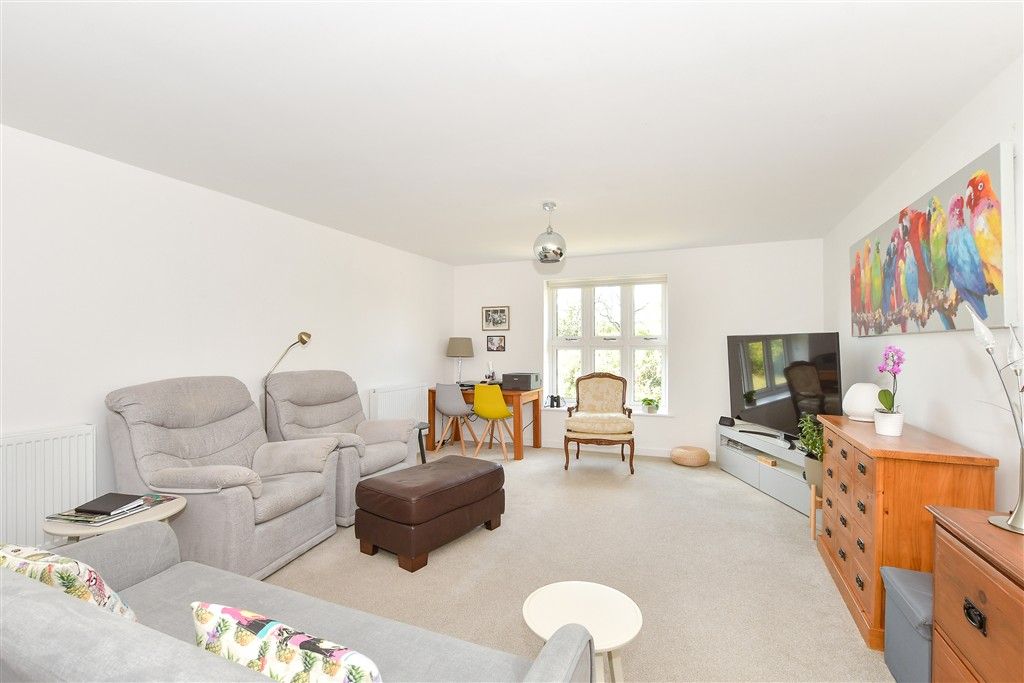 Property photo 2 of 10 Lounge