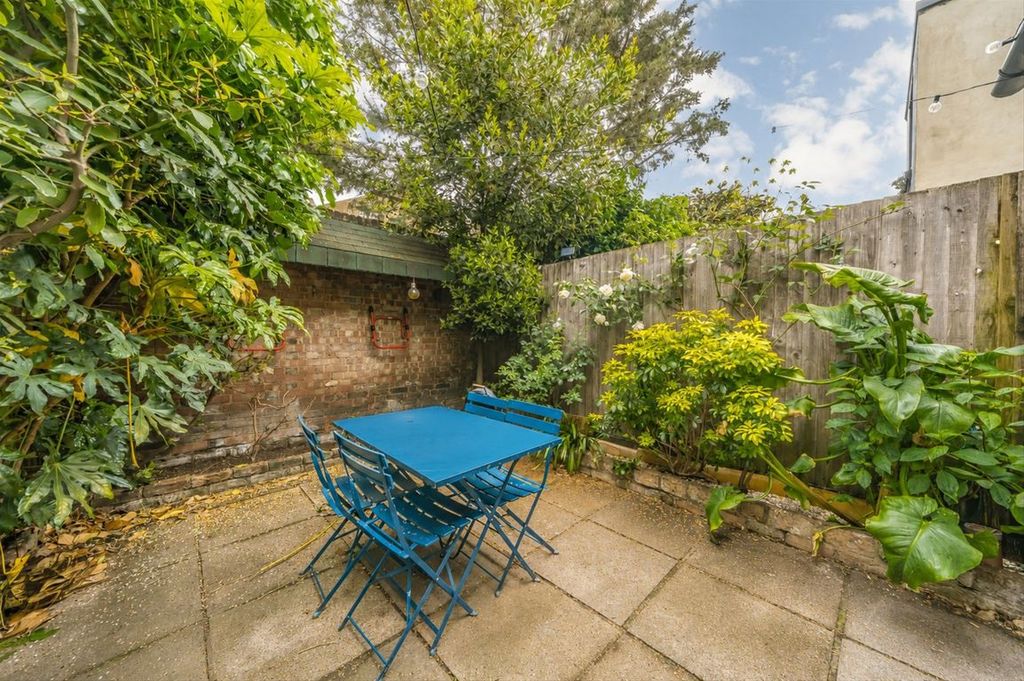 Property photo 3 of 8