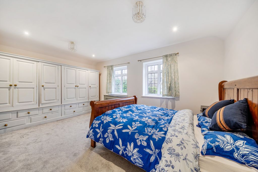 Additional image 18 of 4 bed detached house for saleWaverley Road, Farnborough GU14