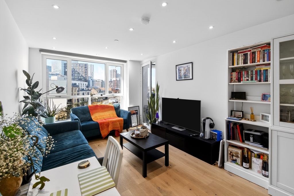 Property photo 1 of 18