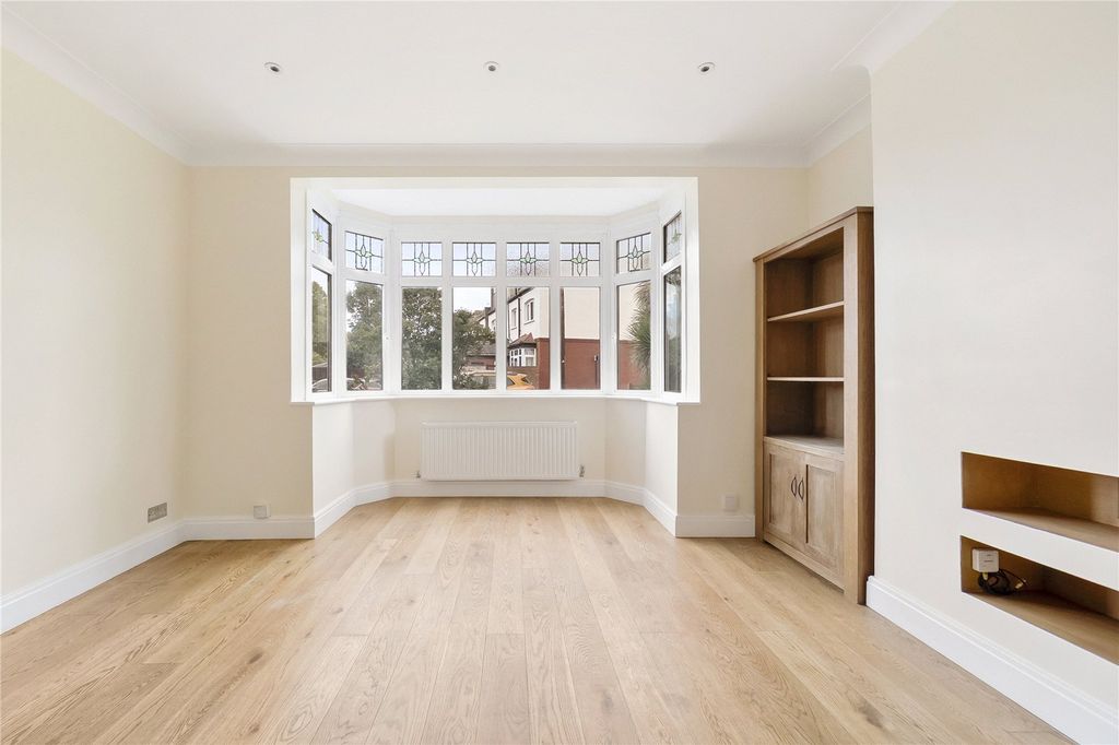 Property photo 3 of 16 Picture No. 10