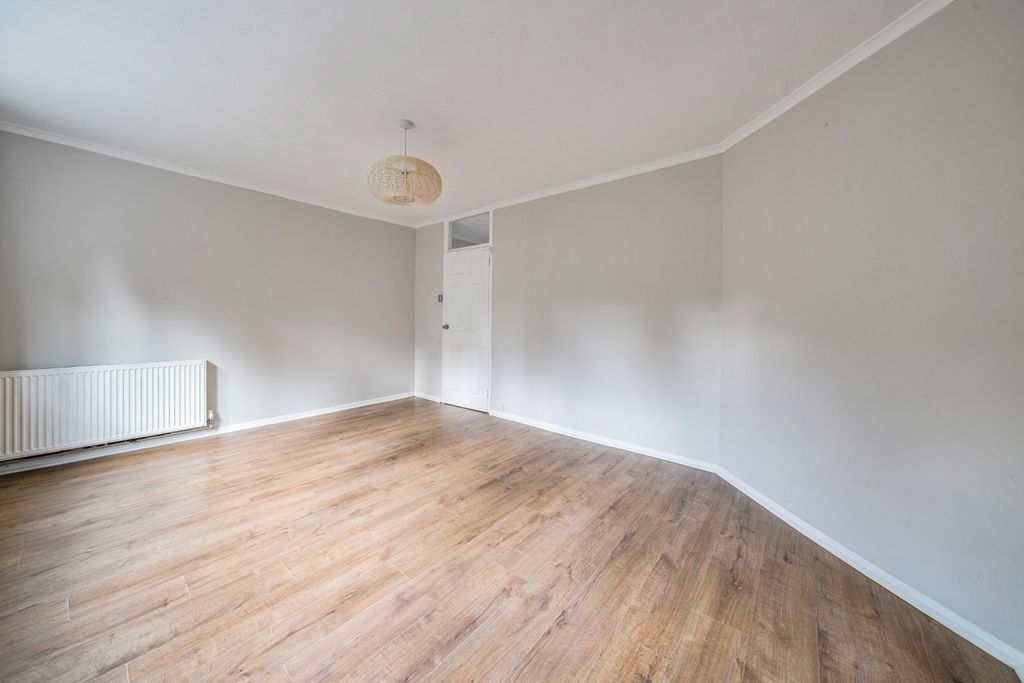 Property photo 3 of 19 4525042