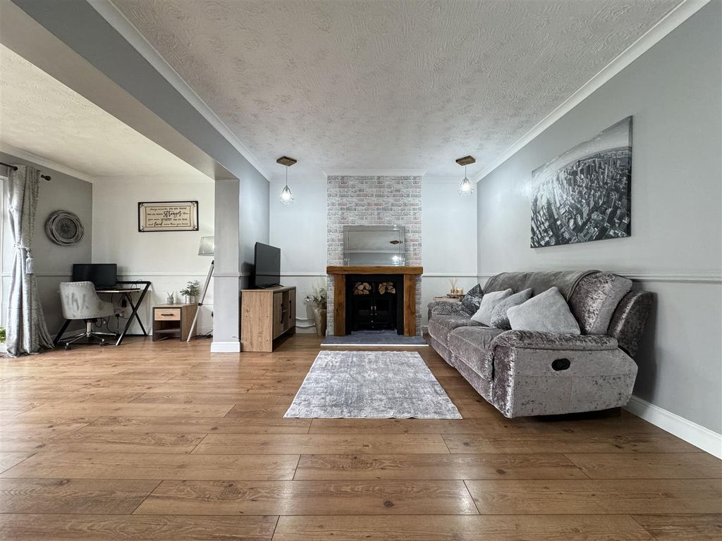 Property photo 3 of 53