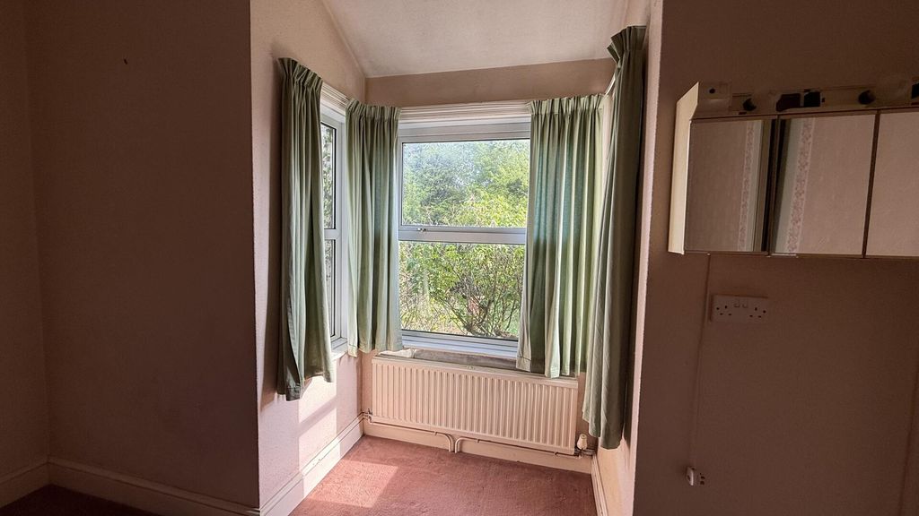 Property photo 2 of 12 Bedroom