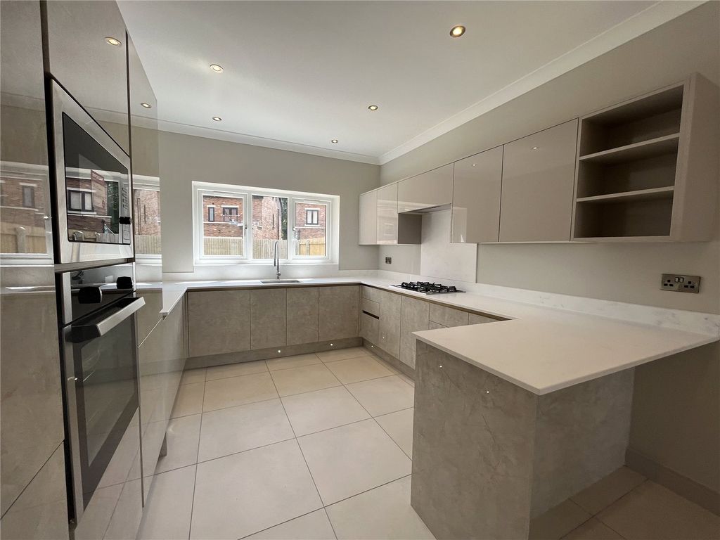 Property photo 3 of 22 Picture No. 07