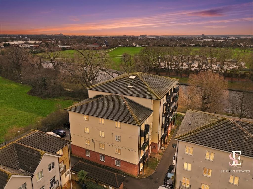 Property photo 1 of 19 002_Dji_20260211094350_0616_d_Twilight_E1F9A8Bf-d8