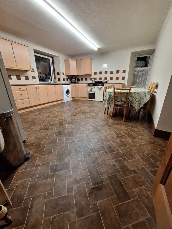 Property photo 2 of 29 Kitchen