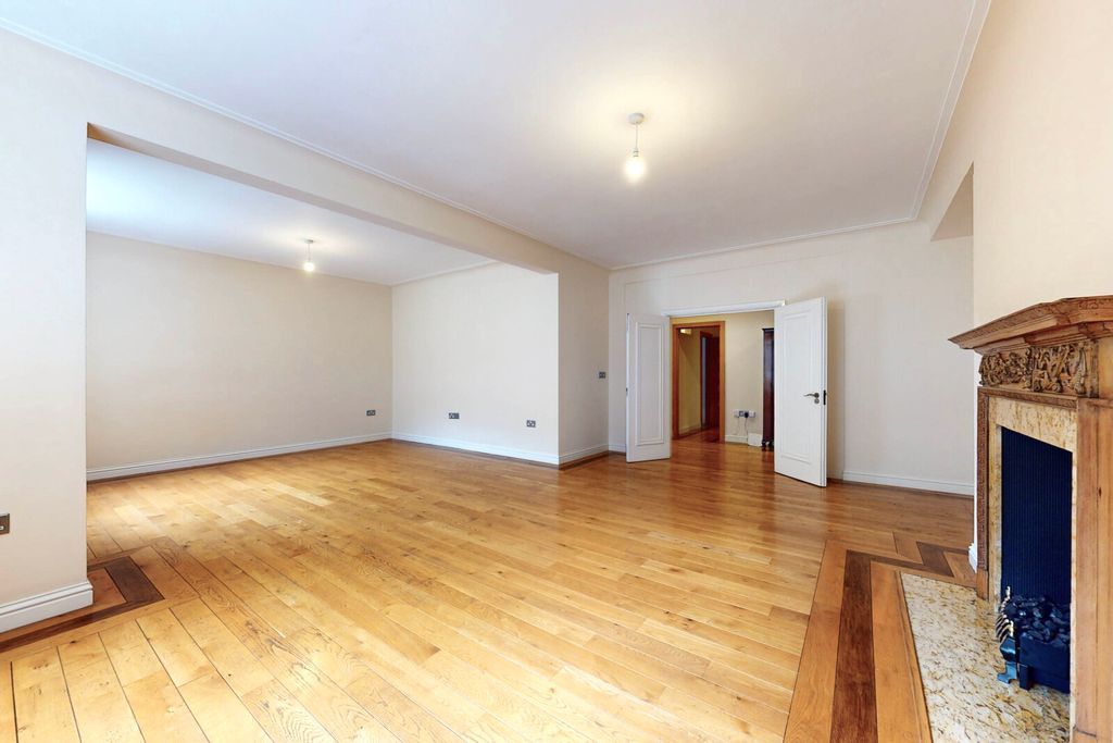 Property photo 3 of 19 Picture No. 21